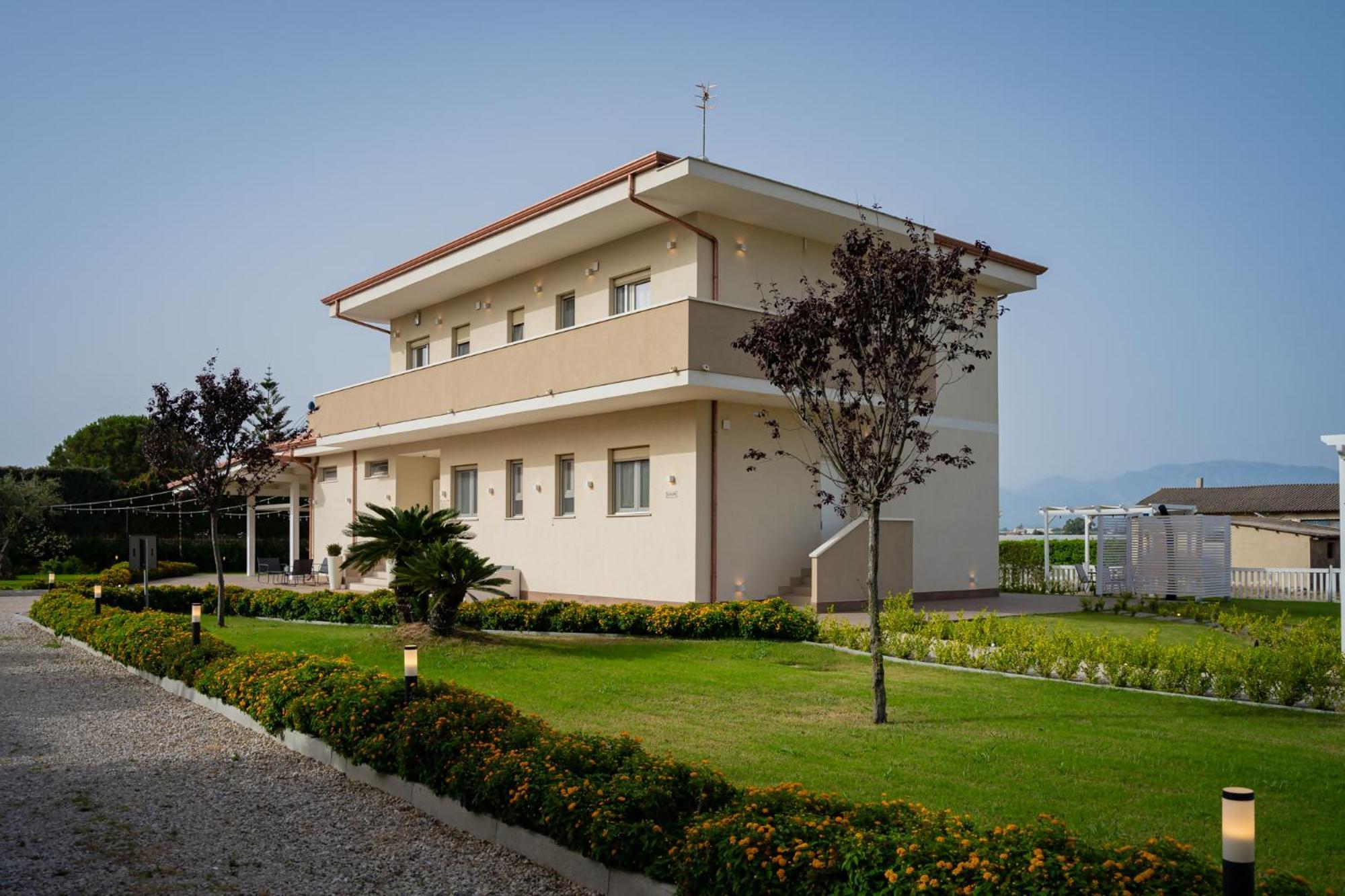 Villa Zefiro Suites & Events 巴蒂帕利亚 外观 照片